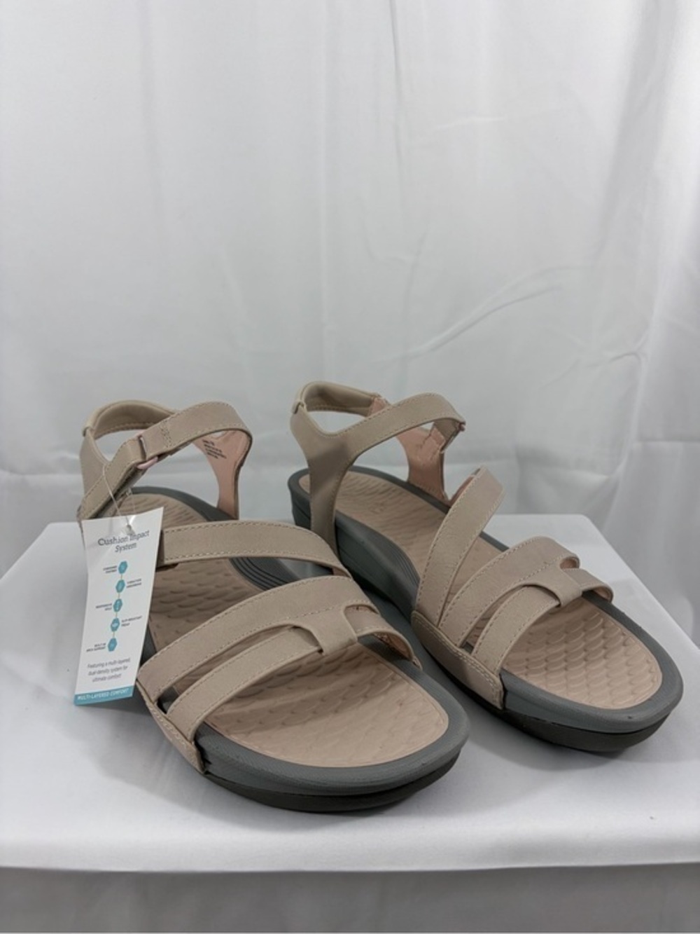 NWT Baretraps Women’s Size 11 Beige Comfort Strappy Sandals